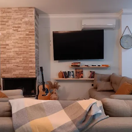 Ada Vilage Happy Day Apartment