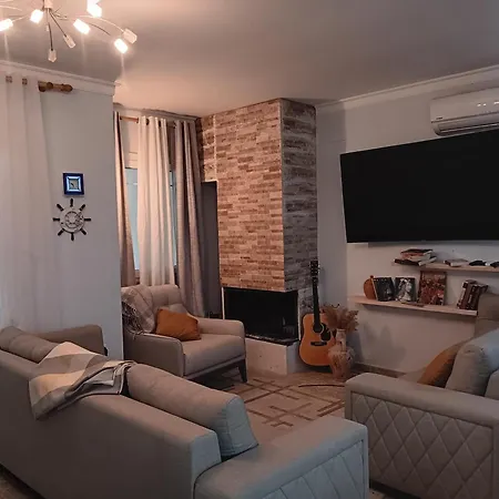 Ada Vilage Happy Day Apartment